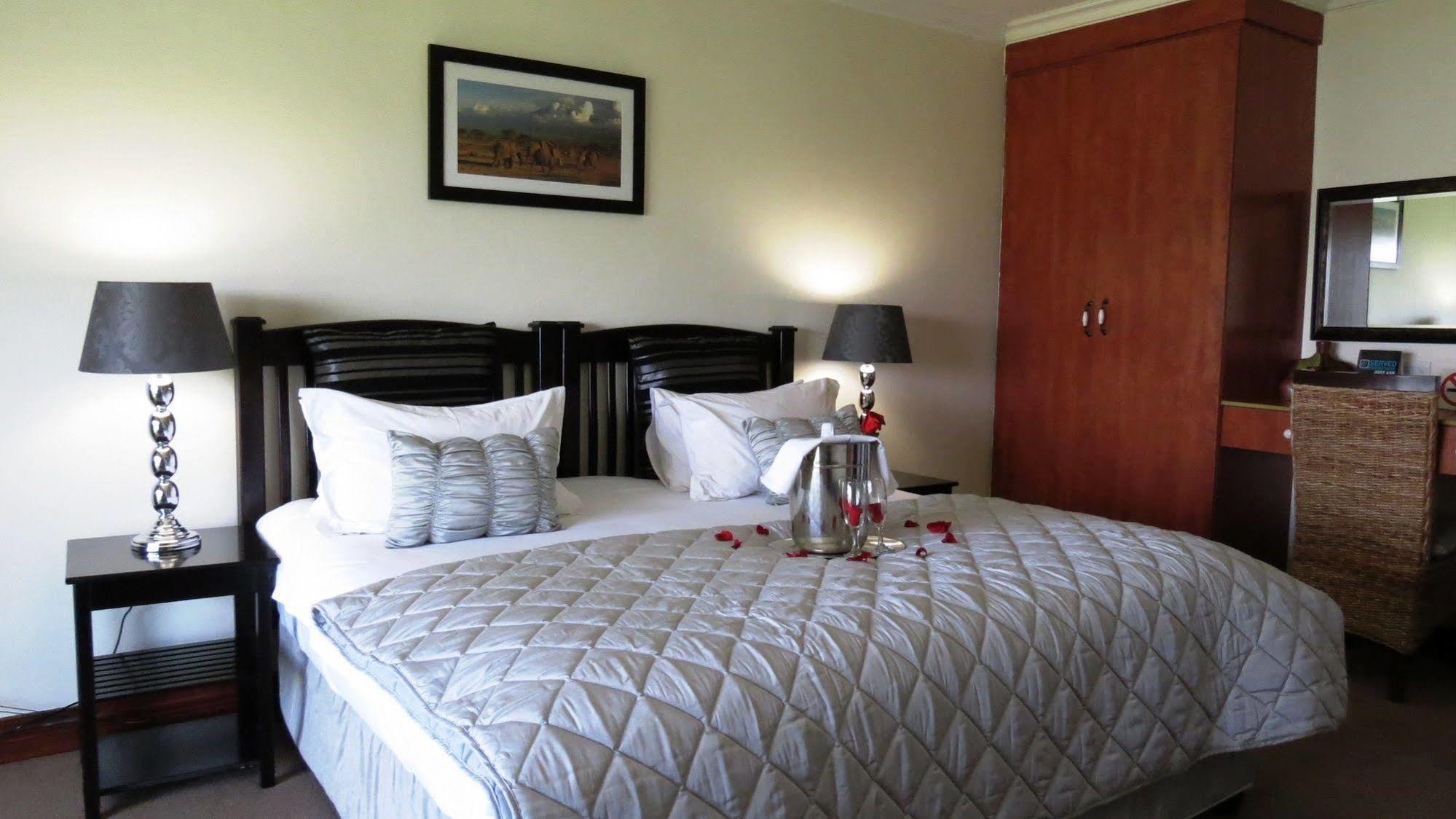 Galagos Lodge Хартбееспоорт Екстериор снимка