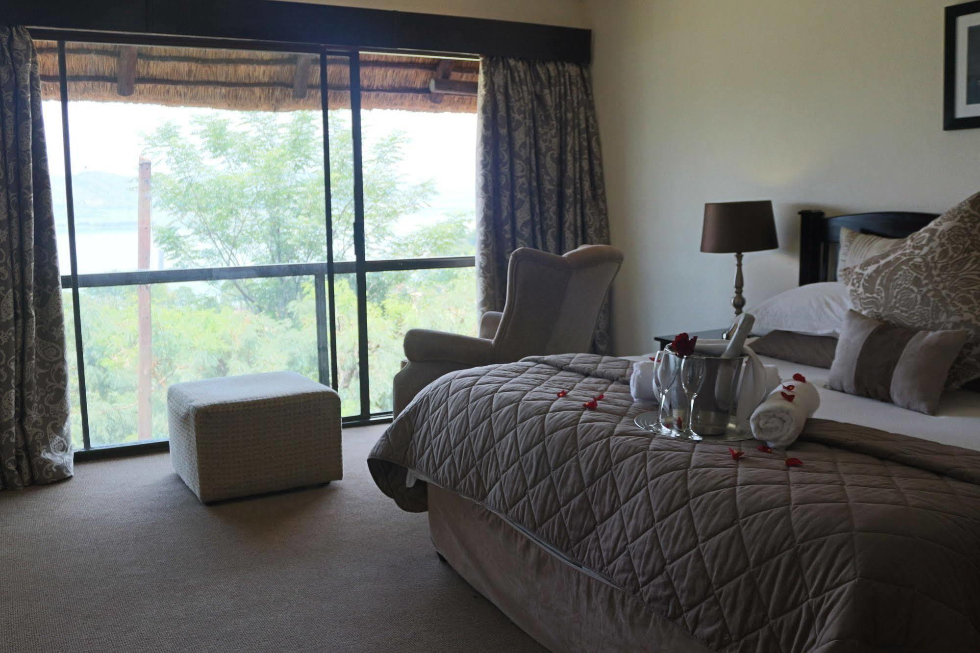 Galagos Lodge Хартбееспоорт Екстериор снимка