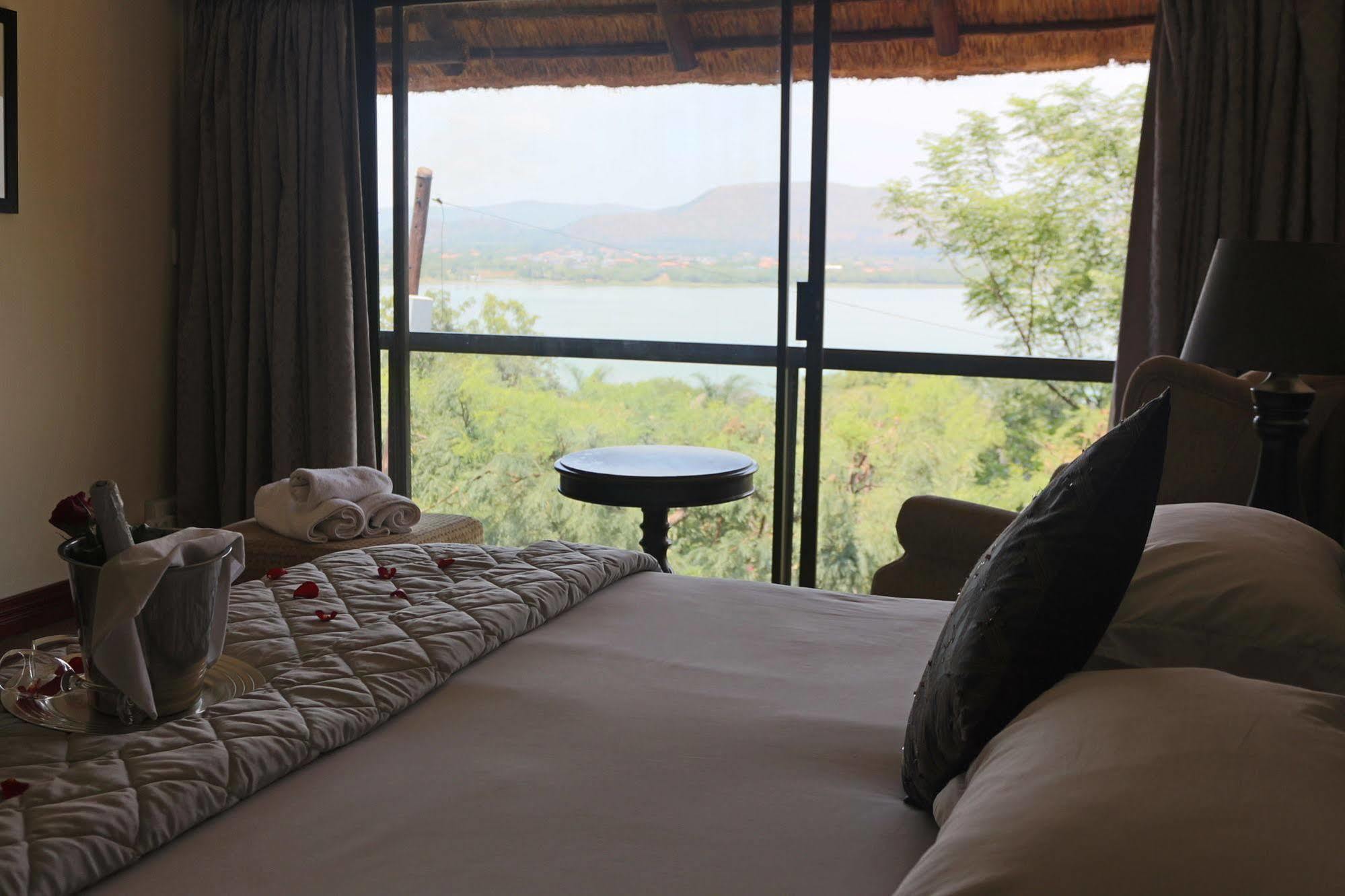 Galagos Lodge Хартбееспоорт Екстериор снимка