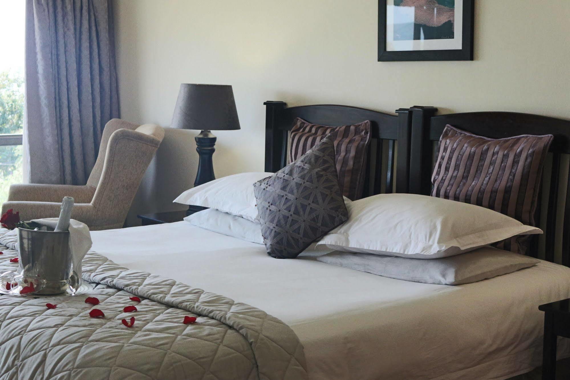 Galagos Lodge Хартбееспоорт Екстериор снимка